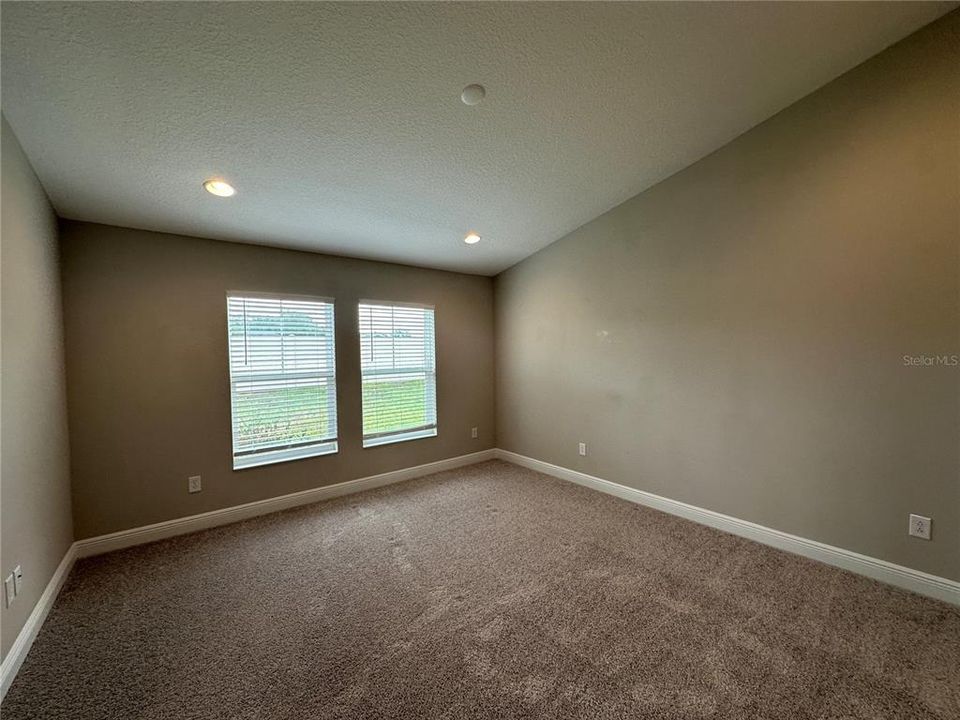 For Rent: $2,550 (3 beds, 2 baths, 1518 Square Feet)
