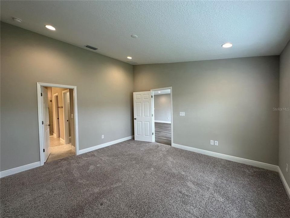 For Rent: $2,550 (3 beds, 2 baths, 1518 Square Feet)
