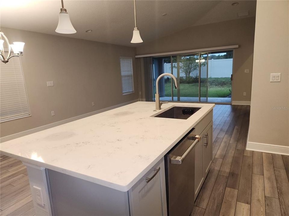 For Rent: $2,550 (3 beds, 2 baths, 1518 Square Feet)