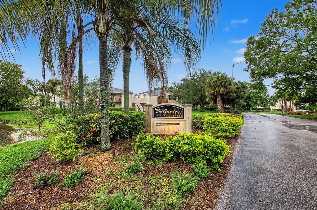 For Sale: $129,900 (2 beds, 2 baths, 915 Square Feet)