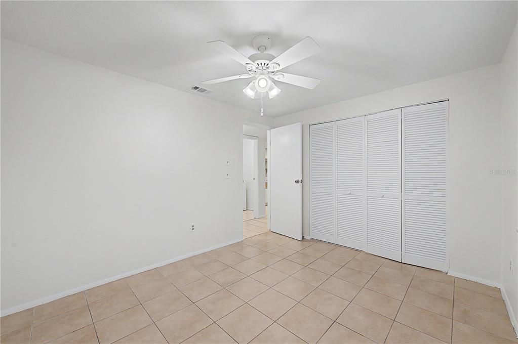 For Sale: $129,900 (2 beds, 2 baths, 915 Square Feet)