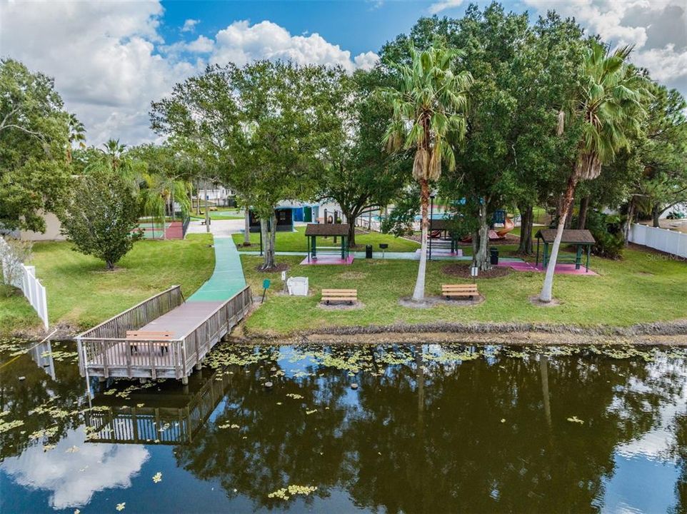 For Sale: $129,900 (2 beds, 2 baths, 915 Square Feet)