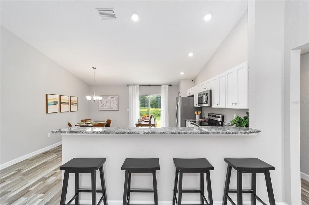 For Sale: $244,900 (3 beds, 2 baths, 1315 Square Feet)