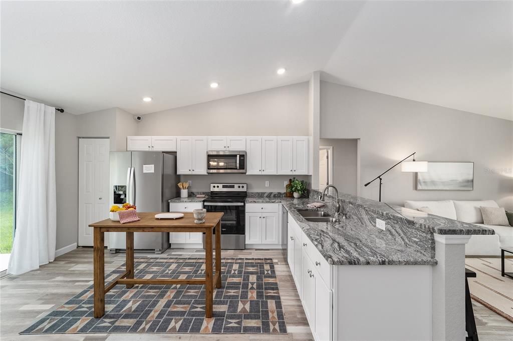 For Sale: $244,900 (3 beds, 2 baths, 1315 Square Feet)