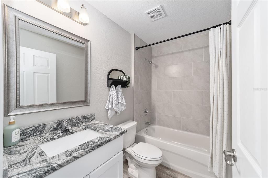 For Sale: $244,900 (3 beds, 2 baths, 1315 Square Feet)