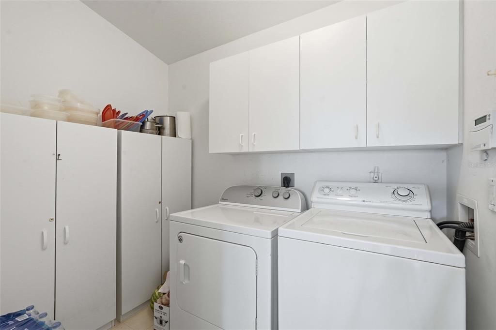 For Sale: $249,900 (3 beds, 2 baths, 1407 Square Feet)