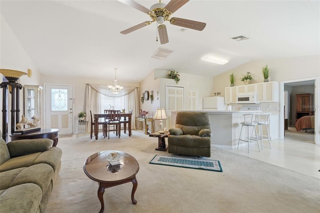 For Sale: $249,900 (3 beds, 2 baths, 1407 Square Feet)