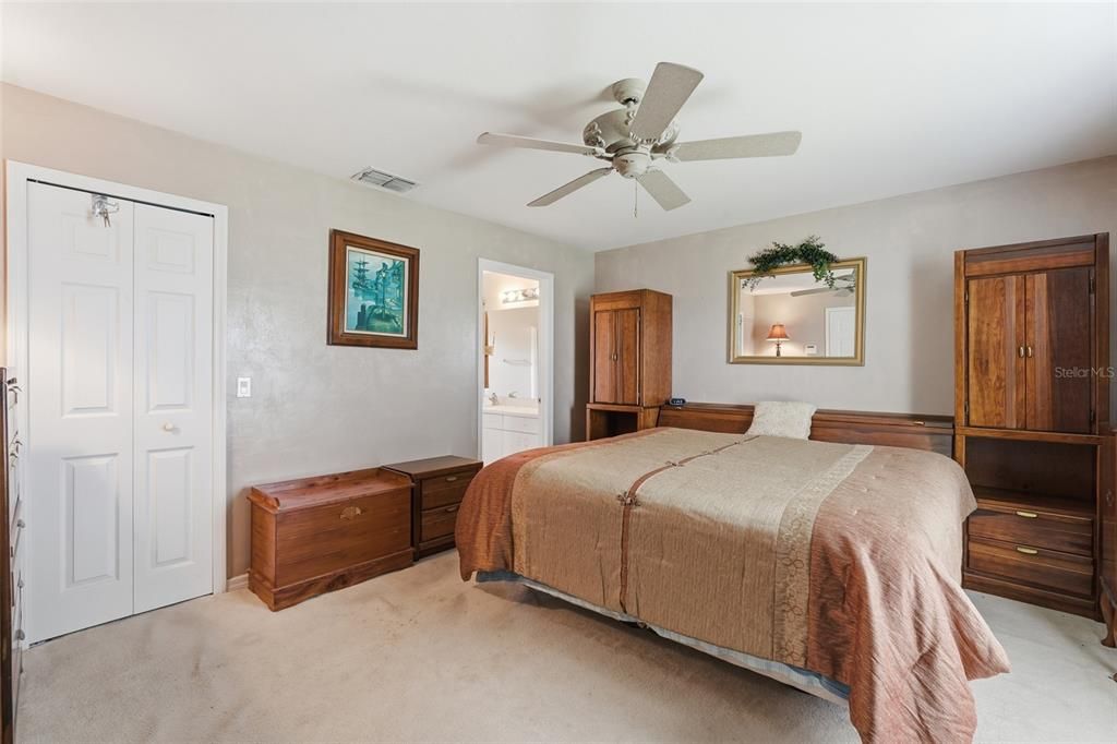 For Sale: $249,900 (3 beds, 2 baths, 1407 Square Feet)
