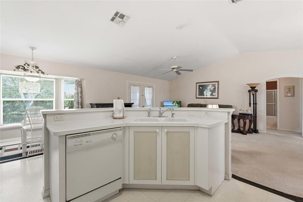 For Sale: $249,900 (3 beds, 2 baths, 1407 Square Feet)