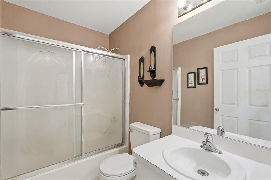 For Sale: $249,900 (3 beds, 2 baths, 1407 Square Feet)