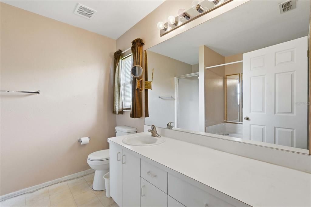 For Sale: $249,900 (3 beds, 2 baths, 1407 Square Feet)