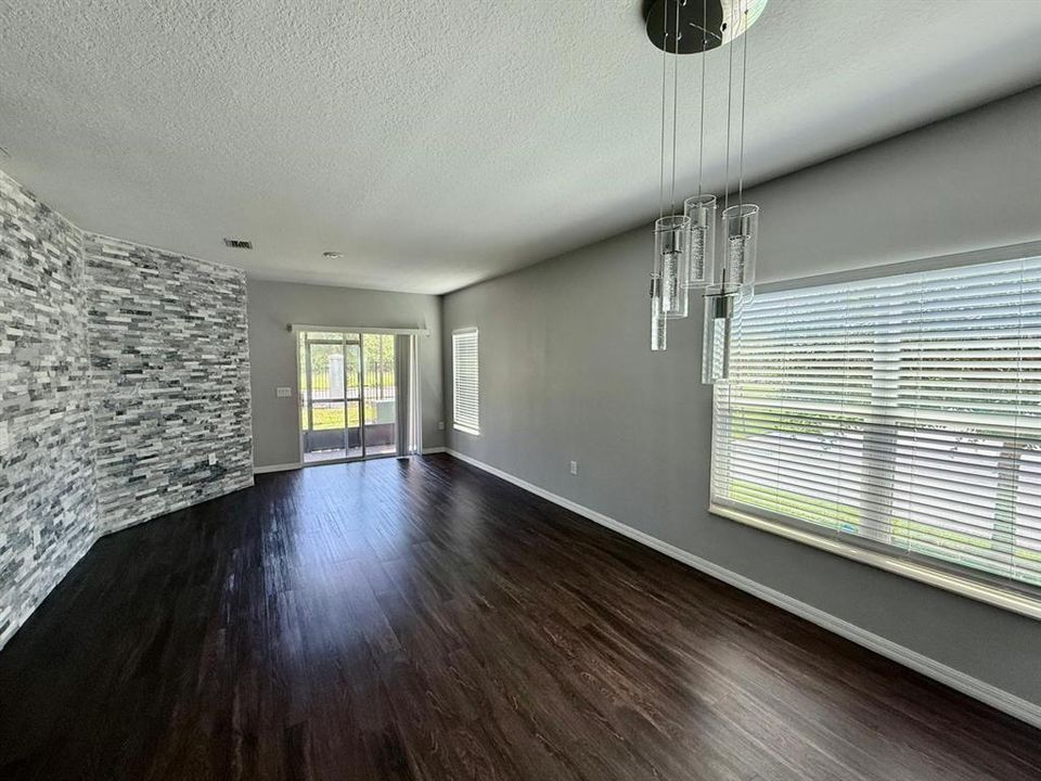 В аренду: $2,250 (4 спален, 3 ванн, 2035 Квадратных фут)