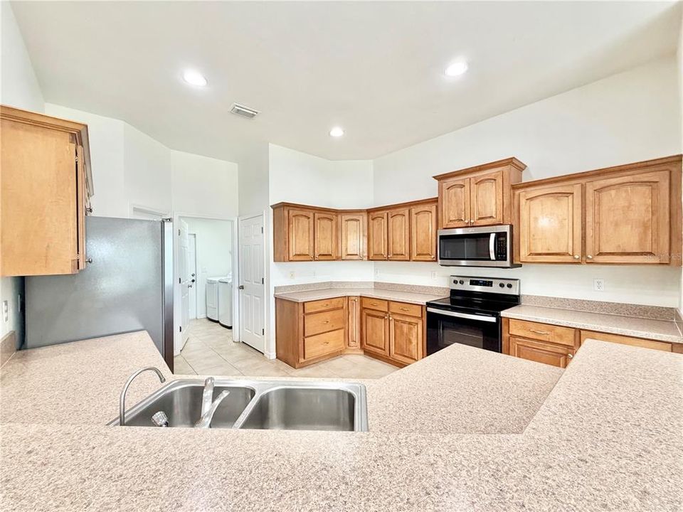 En Venta: $444,900 (4 camas, 2 baños, 2000 Pies cuadrados)