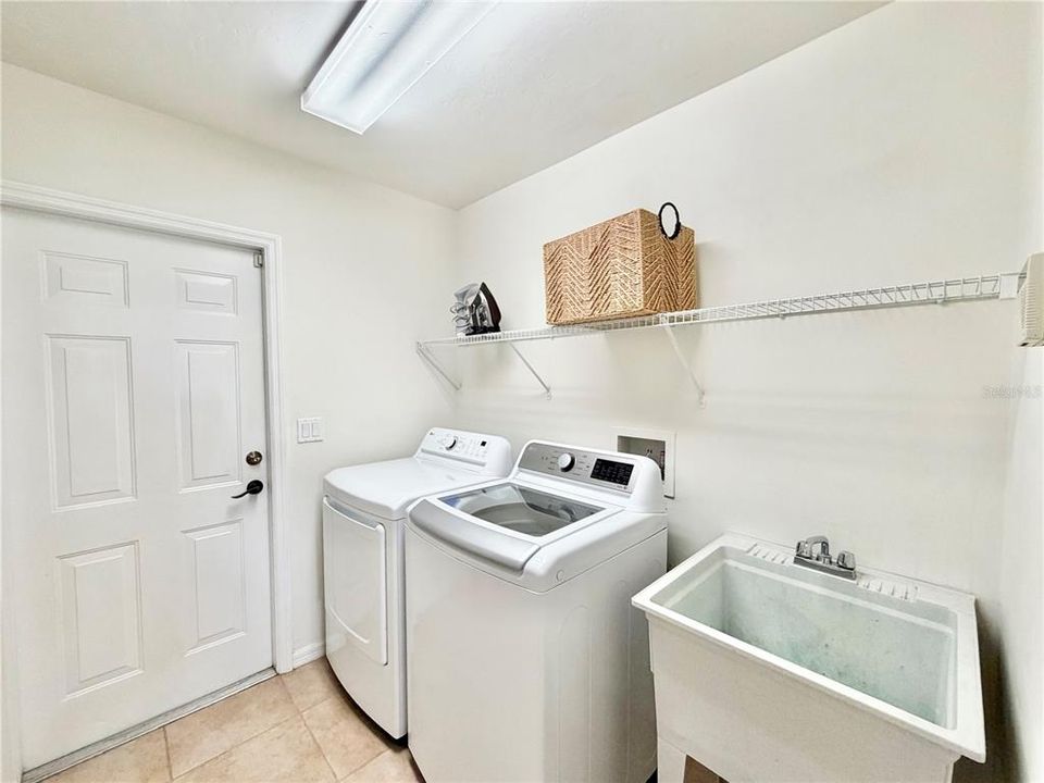 En Venta: $444,900 (4 camas, 2 baños, 2000 Pies cuadrados)