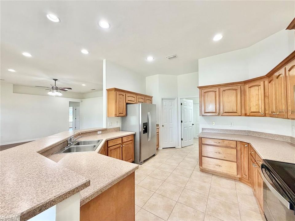 En Venta: $444,900 (4 camas, 2 baños, 2000 Pies cuadrados)