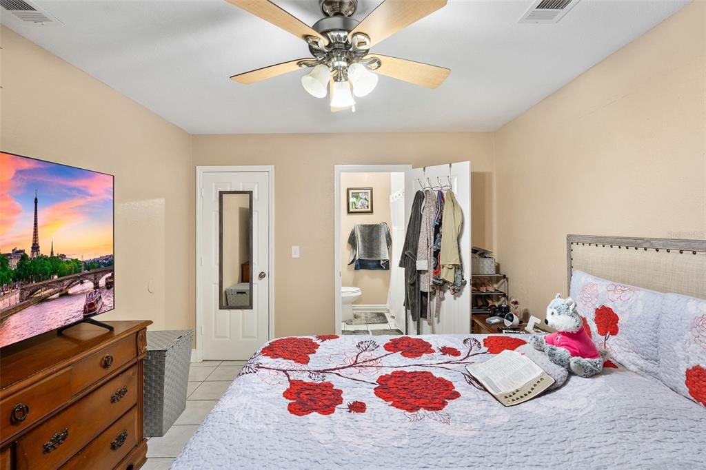 For Sale: $559,900 (4 beds, 3 baths, 2616 Square Feet)