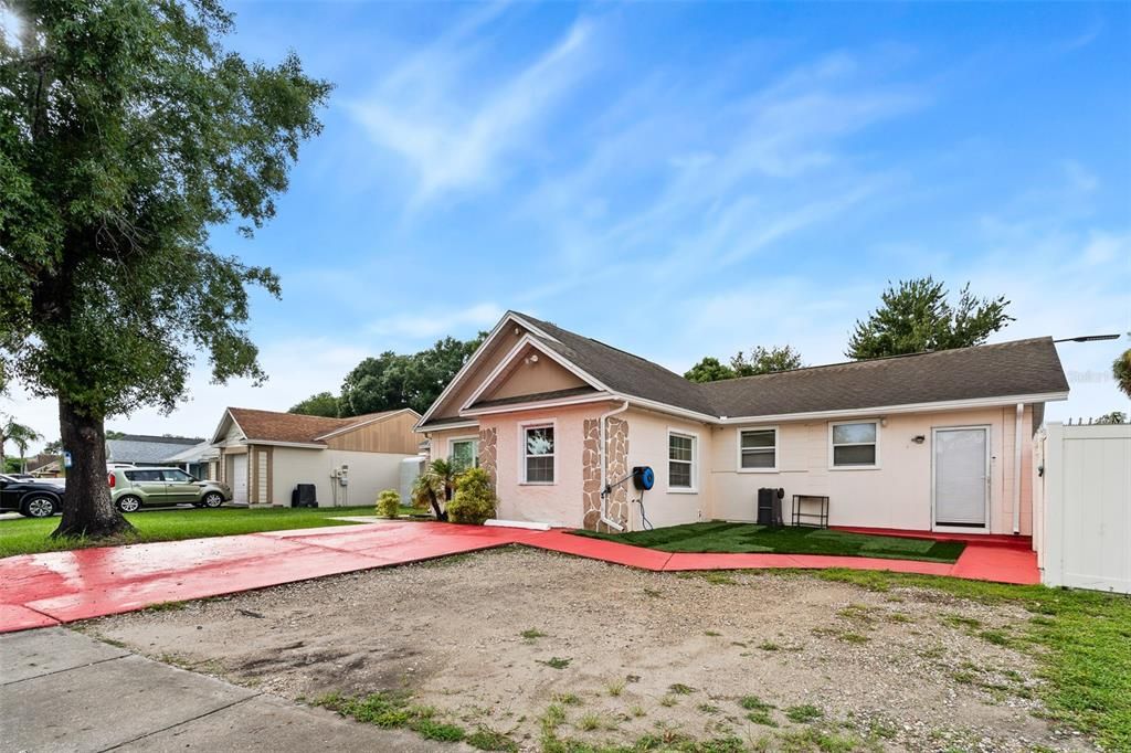 For Sale: $559,900 (4 beds, 3 baths, 2616 Square Feet)