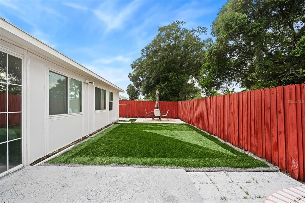 For Sale: $559,900 (4 beds, 3 baths, 2616 Square Feet)