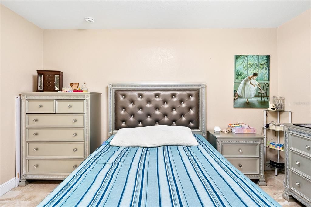 For Sale: $559,900 (4 beds, 3 baths, 2616 Square Feet)