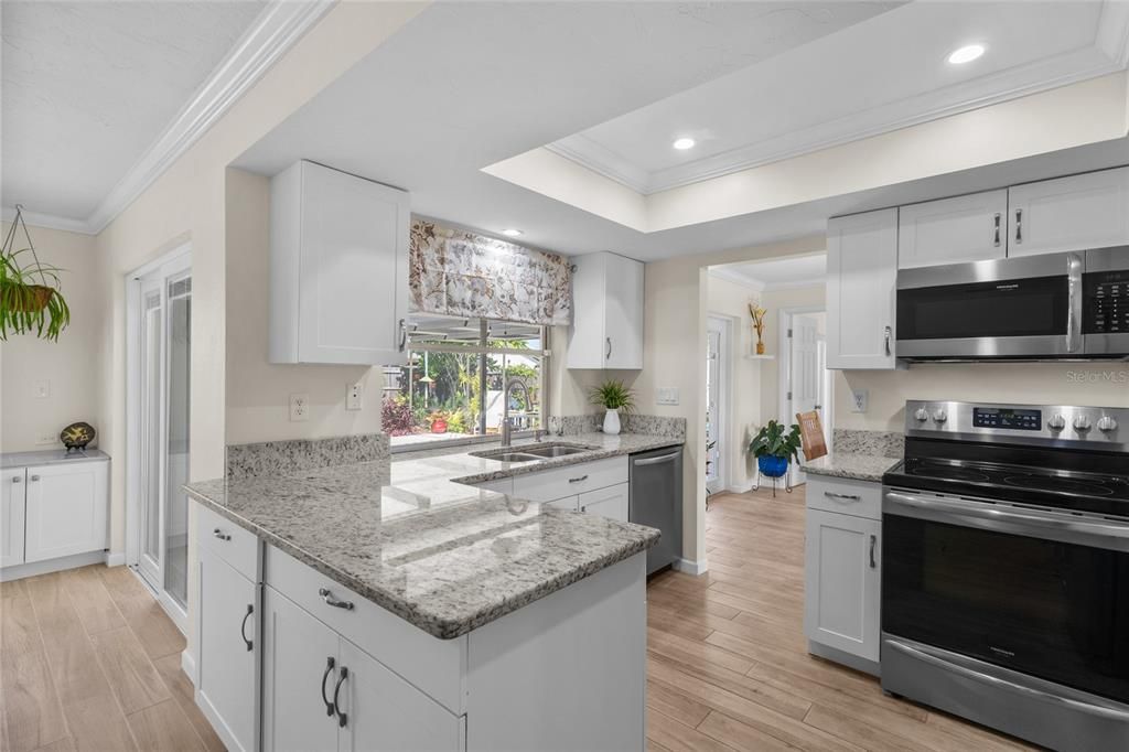 На продажу: $499,900 (2 спален, 2 ванн, 1348 Квадратных фут)