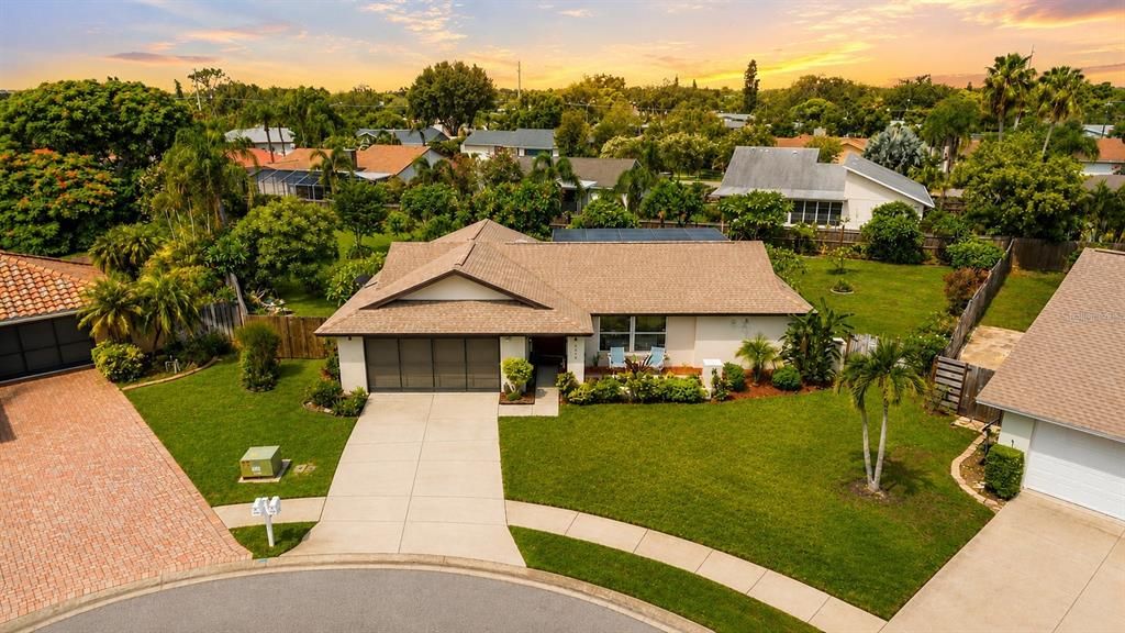 На продажу: $499,900 (2 спален, 2 ванн, 1348 Квадратных фут)