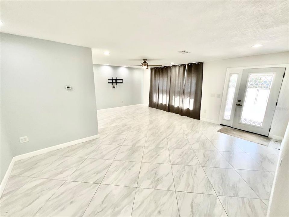 For Rent: $3,000 (3 beds, 2 baths, 1516 Square Feet)