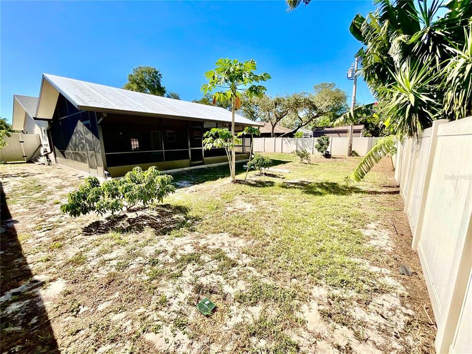 For Rent: $3,000 (3 beds, 2 baths, 1516 Square Feet)