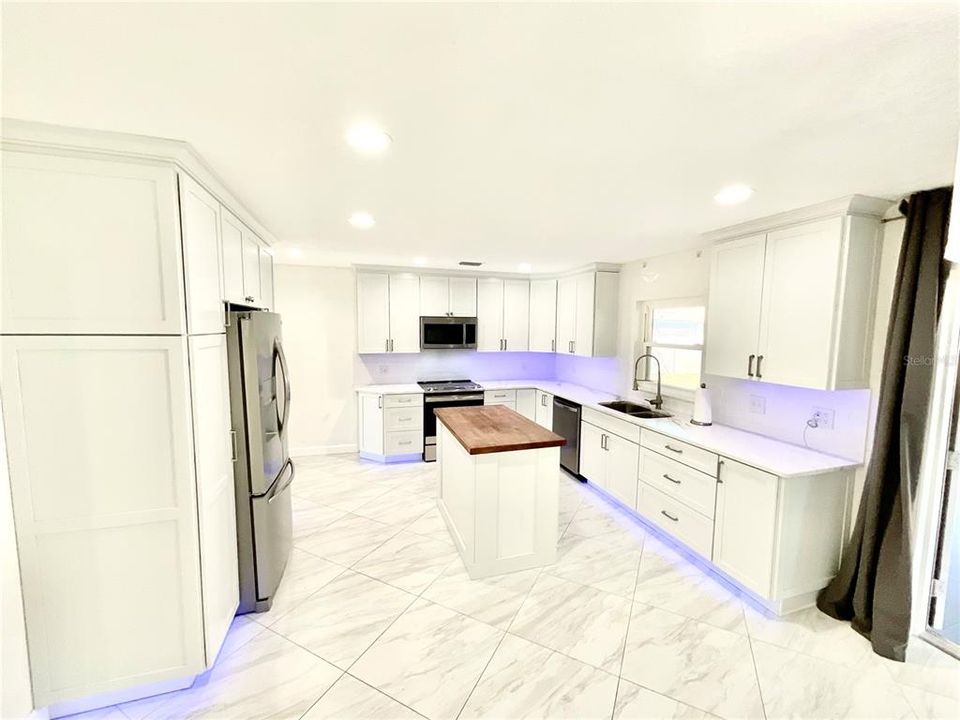 For Rent: $3,000 (3 beds, 2 baths, 1516 Square Feet)