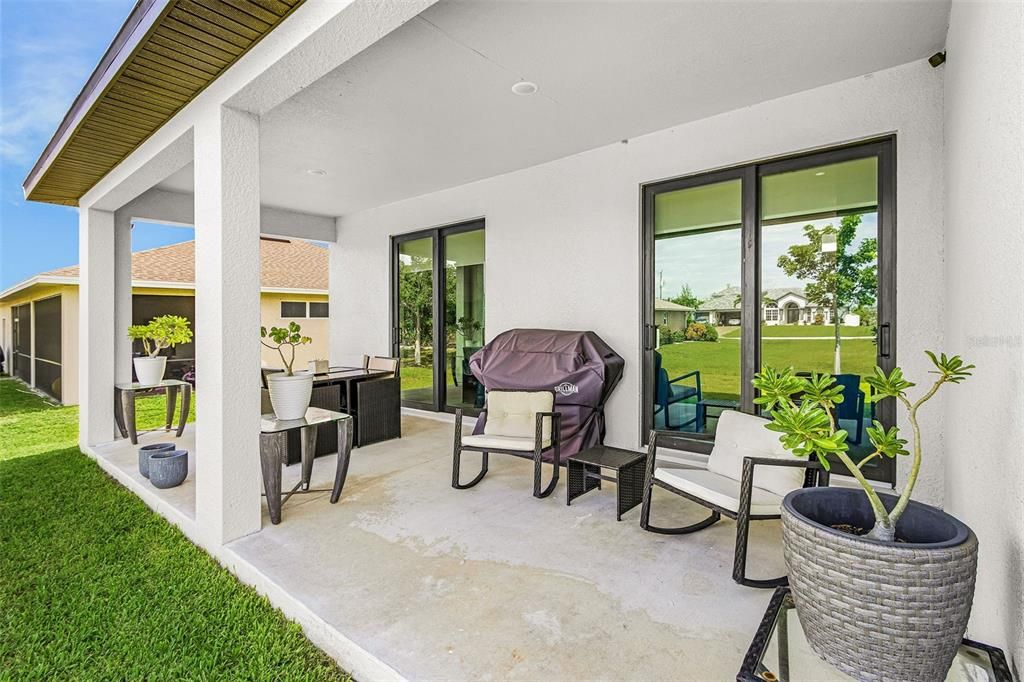 For Sale: $549,999 (3 beds, 3 baths, 2041 Square Feet)