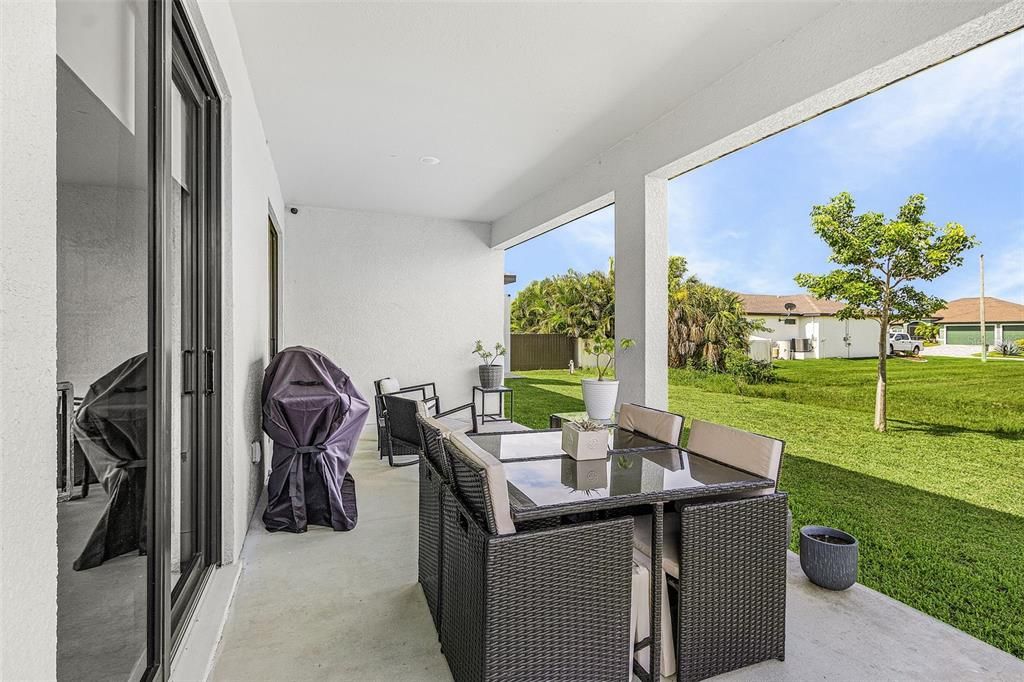 For Sale: $549,999 (3 beds, 3 baths, 2041 Square Feet)