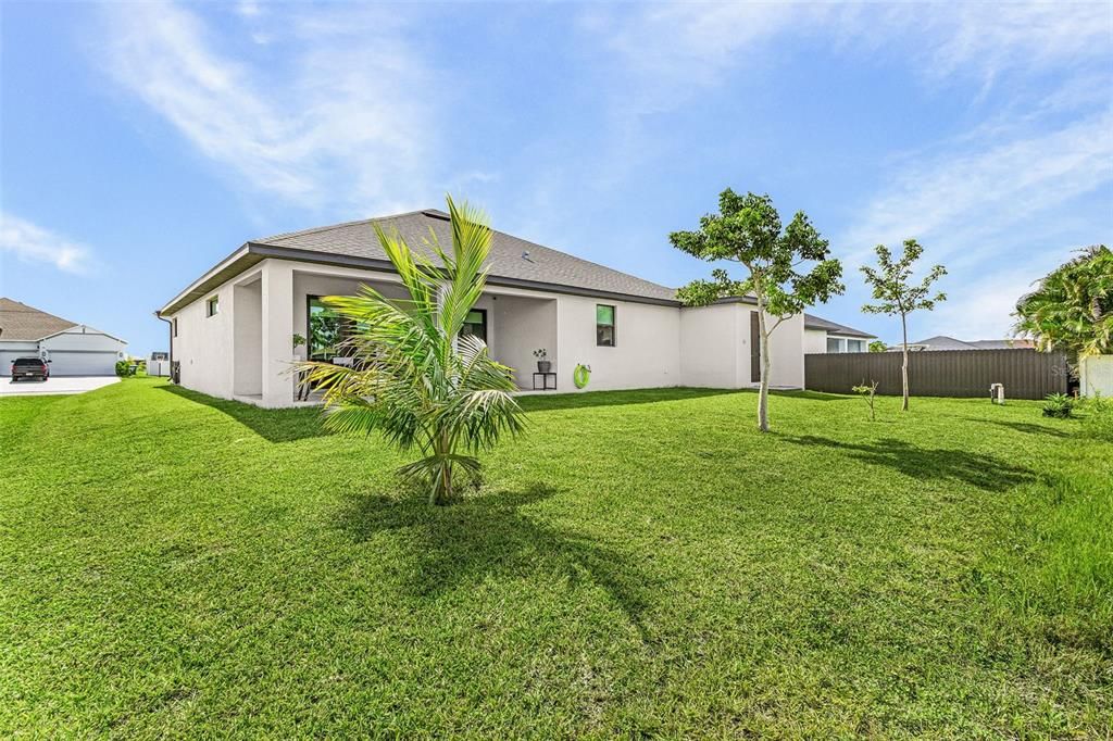 For Sale: $549,999 (3 beds, 3 baths, 2041 Square Feet)