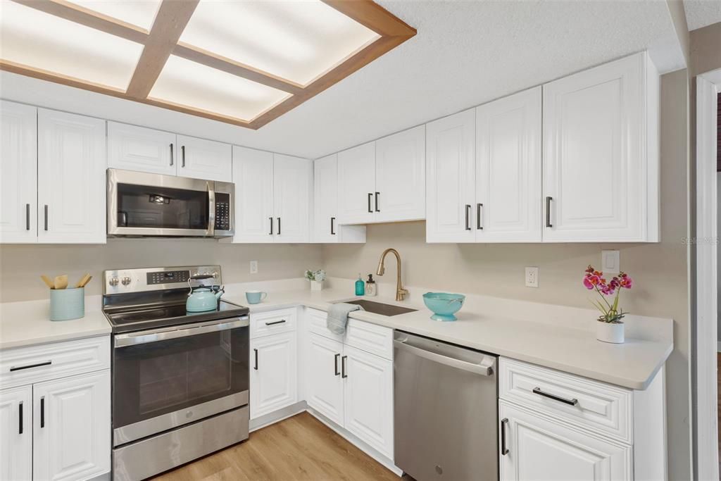 For Sale: $374,900 (3 beds, 2 baths, 1389 Square Feet)