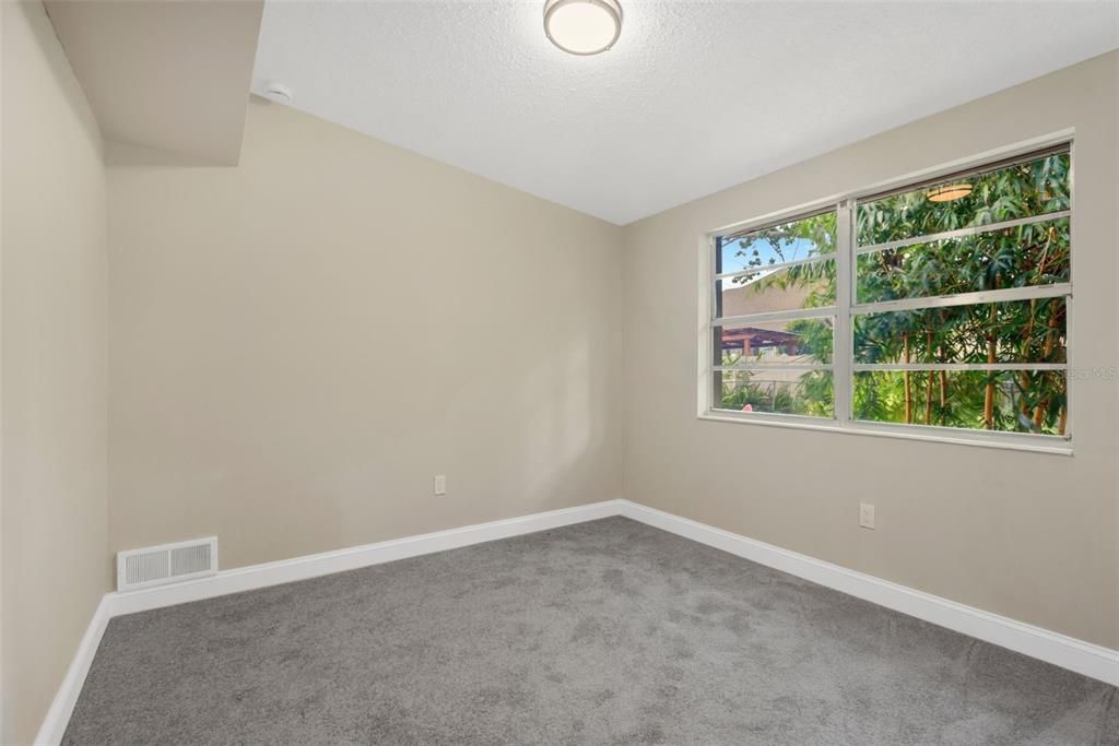 For Sale: $374,900 (3 beds, 2 baths, 1389 Square Feet)
