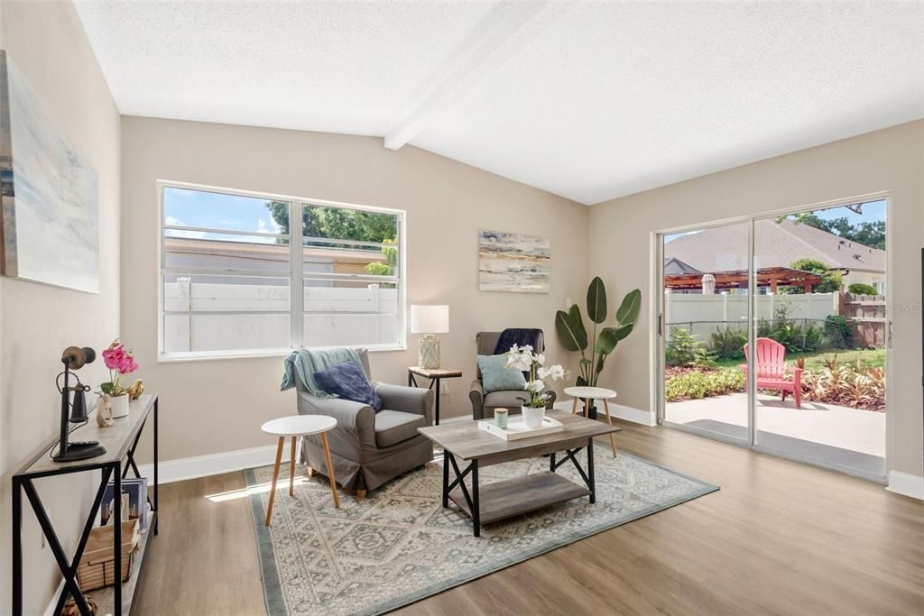 For Sale: $374,900 (3 beds, 2 baths, 1389 Square Feet)