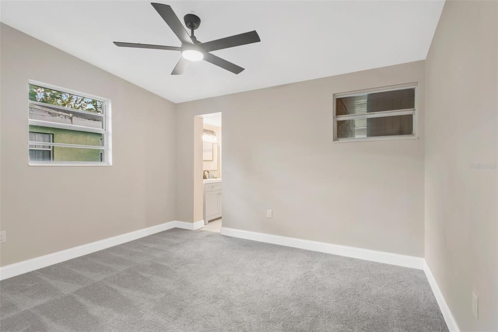For Sale: $374,900 (3 beds, 2 baths, 1389 Square Feet)