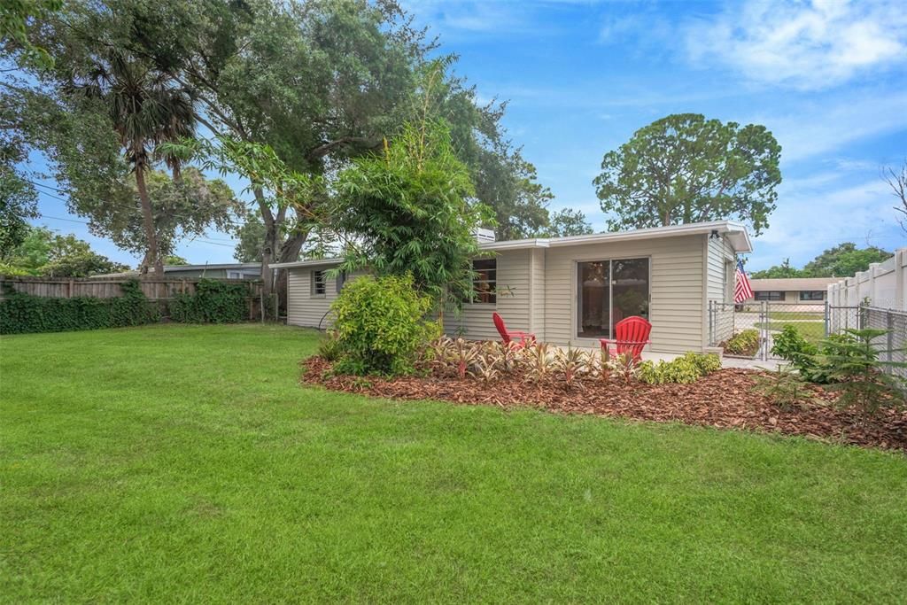 For Sale: $374,900 (3 beds, 2 baths, 1389 Square Feet)