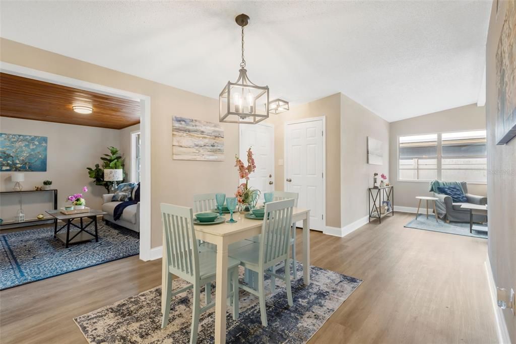 For Sale: $374,900 (3 beds, 2 baths, 1389 Square Feet)