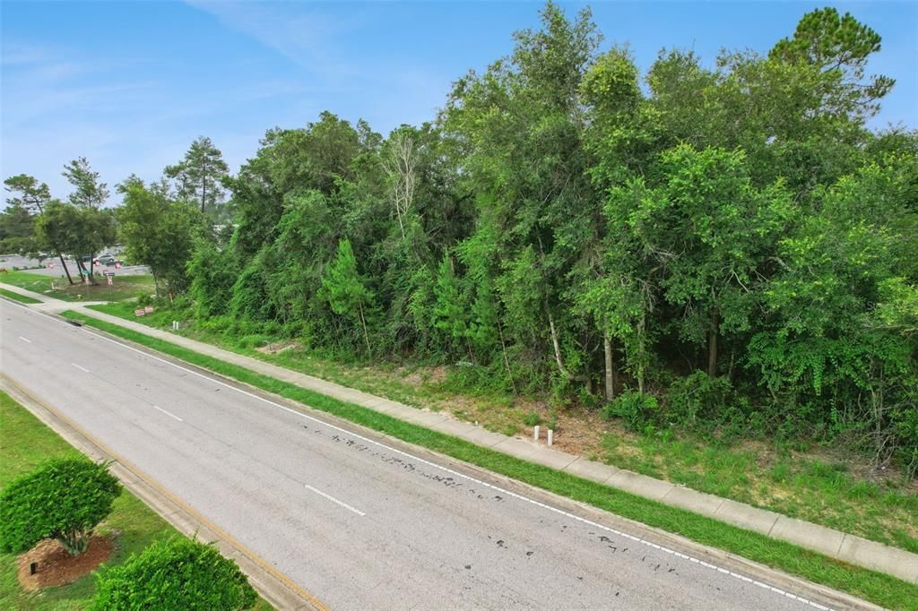 待售: $325,000 (0.69 acres)