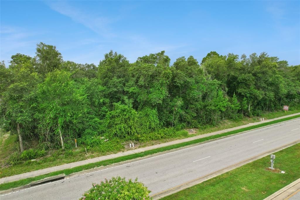 待售: $325,000 (0.69 acres)