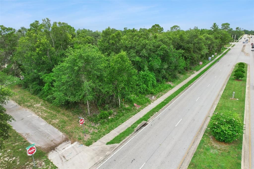 待售: $325,000 (0.69 acres)