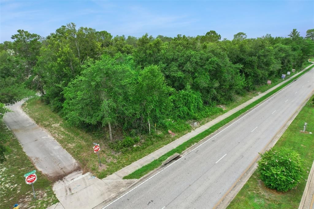 待售: $325,000 (0.69 acres)