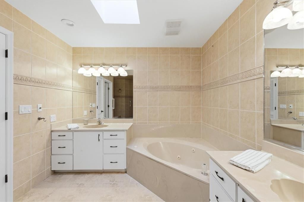 For Sale: $520,000 (3 beds, 3 baths, 2676 Square Feet)