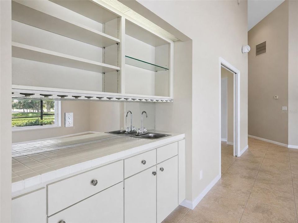 For Sale: $520,000 (3 beds, 3 baths, 2676 Square Feet)