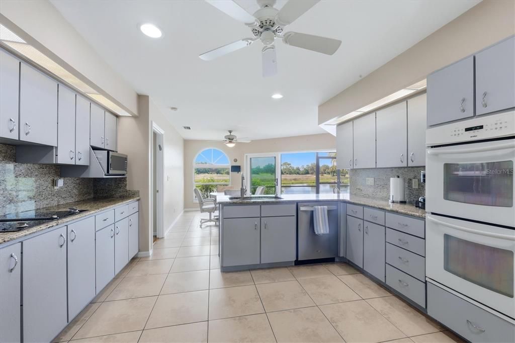 For Sale: $520,000 (3 beds, 3 baths, 2676 Square Feet)