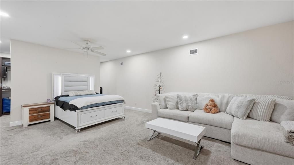 For Sale: $1,099,000 (5 beds, 4 baths, 4611 Square Feet)