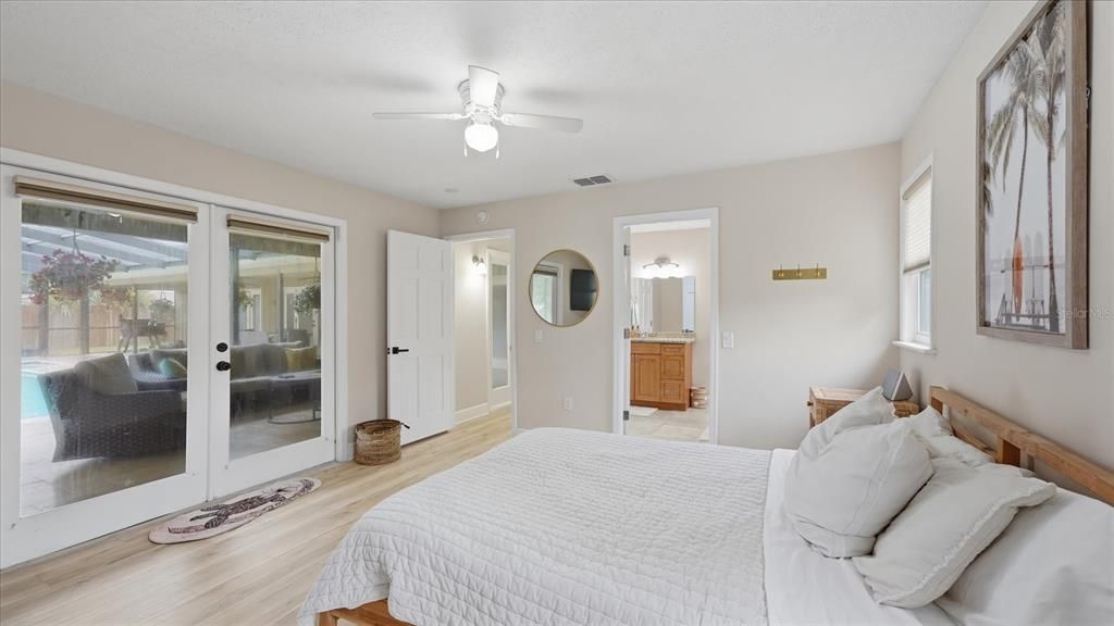 For Sale: $1,099,000 (5 beds, 4 baths, 4611 Square Feet)