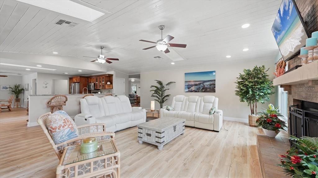 For Sale: $1,099,000 (5 beds, 4 baths, 4611 Square Feet)