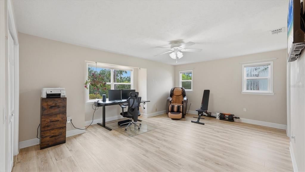 For Sale: $1,099,000 (5 beds, 4 baths, 4611 Square Feet)