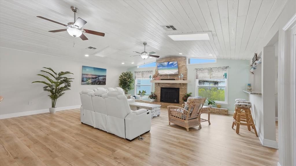 For Sale: $1,099,000 (5 beds, 4 baths, 4611 Square Feet)