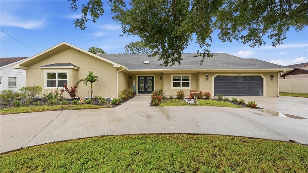 For Sale: $1,099,000 (5 beds, 4 baths, 4611 Square Feet)